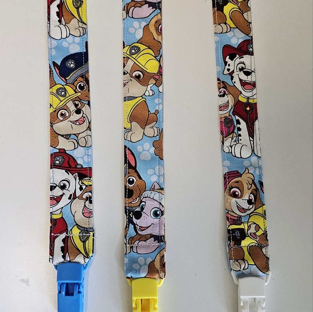 Pacifier clip